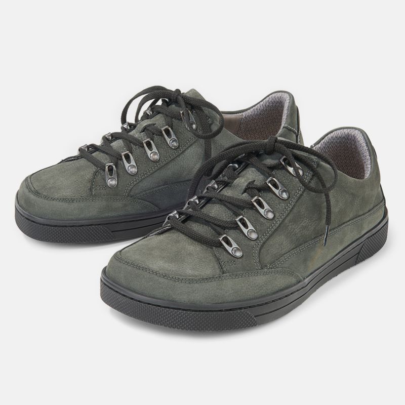 bar shoes for guys